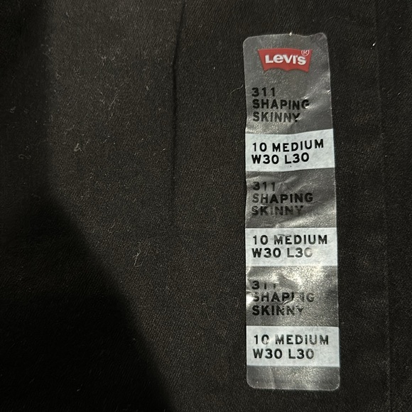 Women’s Levi’s for sale - Picture 2 of 3